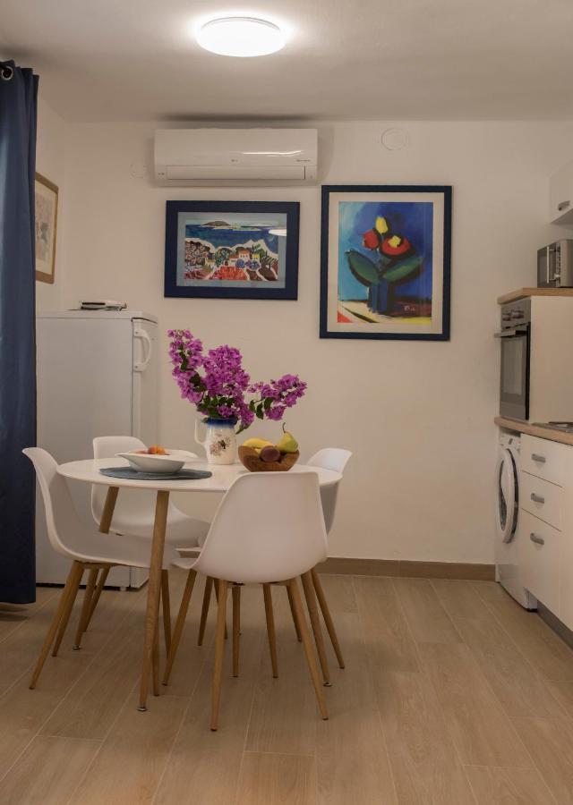 Apartment Roza *